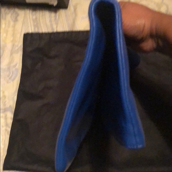 Gorgeous rich blue Saint Laurent clutch - Picture 9 of 9